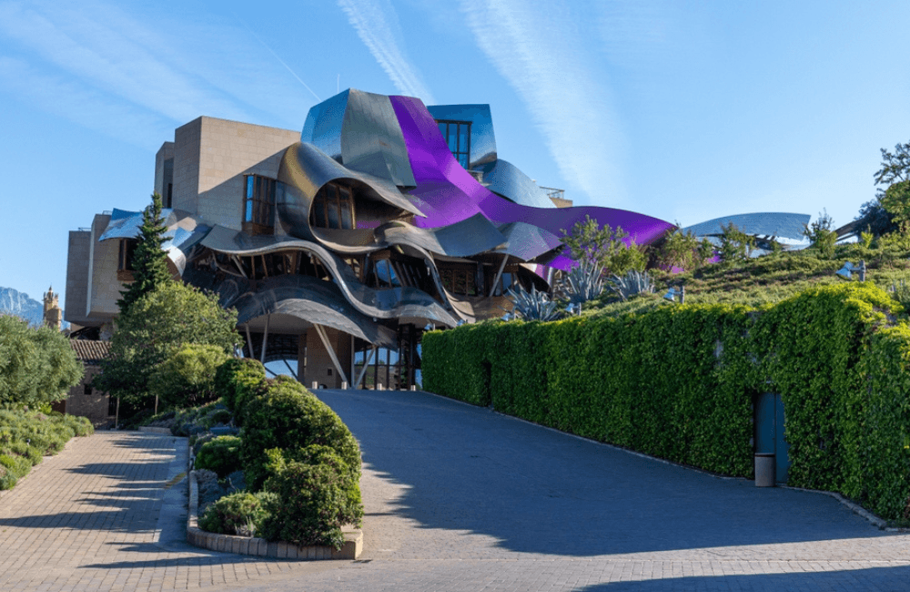 Znameniti hotel Marqués de Riscal v pokrajini La Rioja